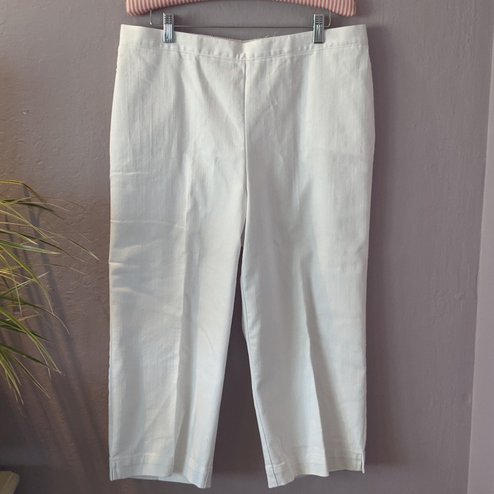 Alfred dunner white Capri pants size 14